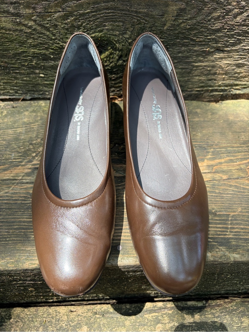 SAS Regina Brown Leather Women's Rounded-Toe Slip-On Pumps